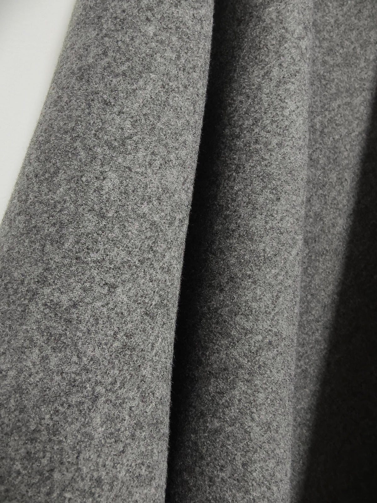Maille effet lainage en polyester et élasthanne – M93540