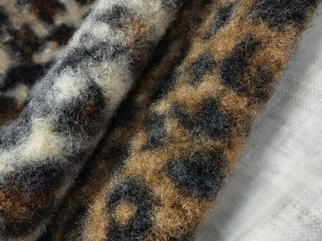 Maille bouclée imprimée léopard en polyester – M93678