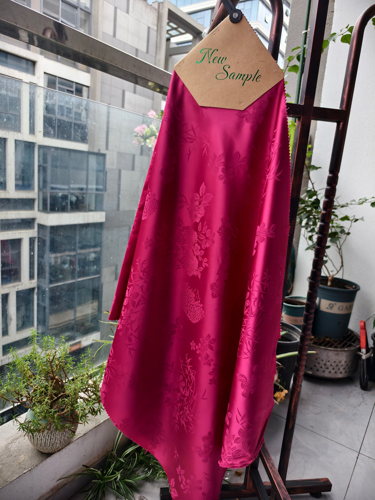Polyester large pattern jacquard satin – M93788