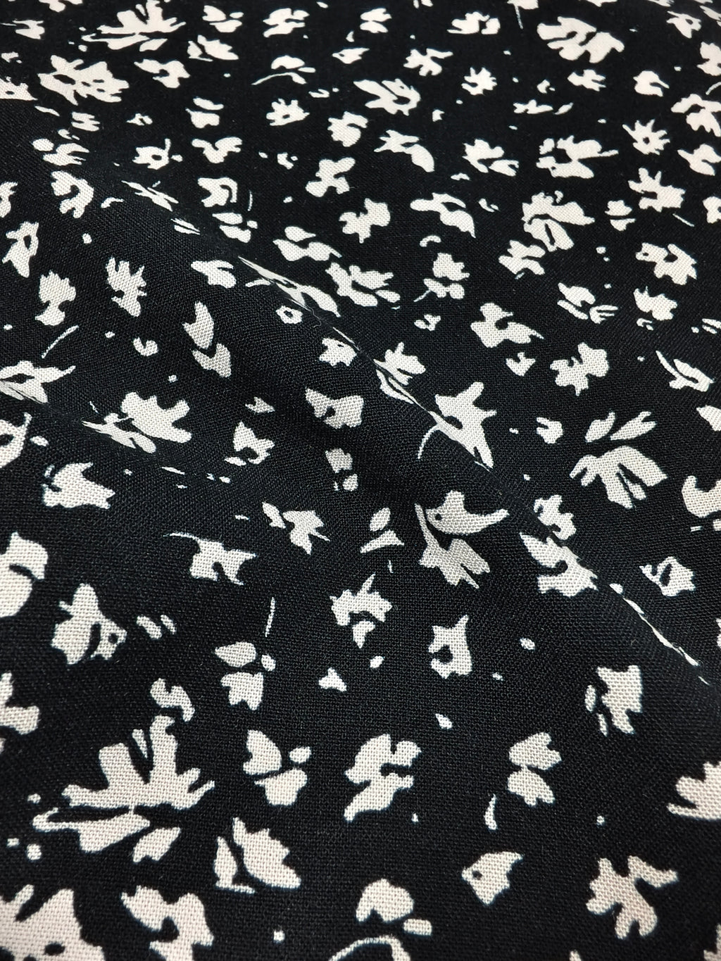 100% Viscose Printed Fabric – M93847