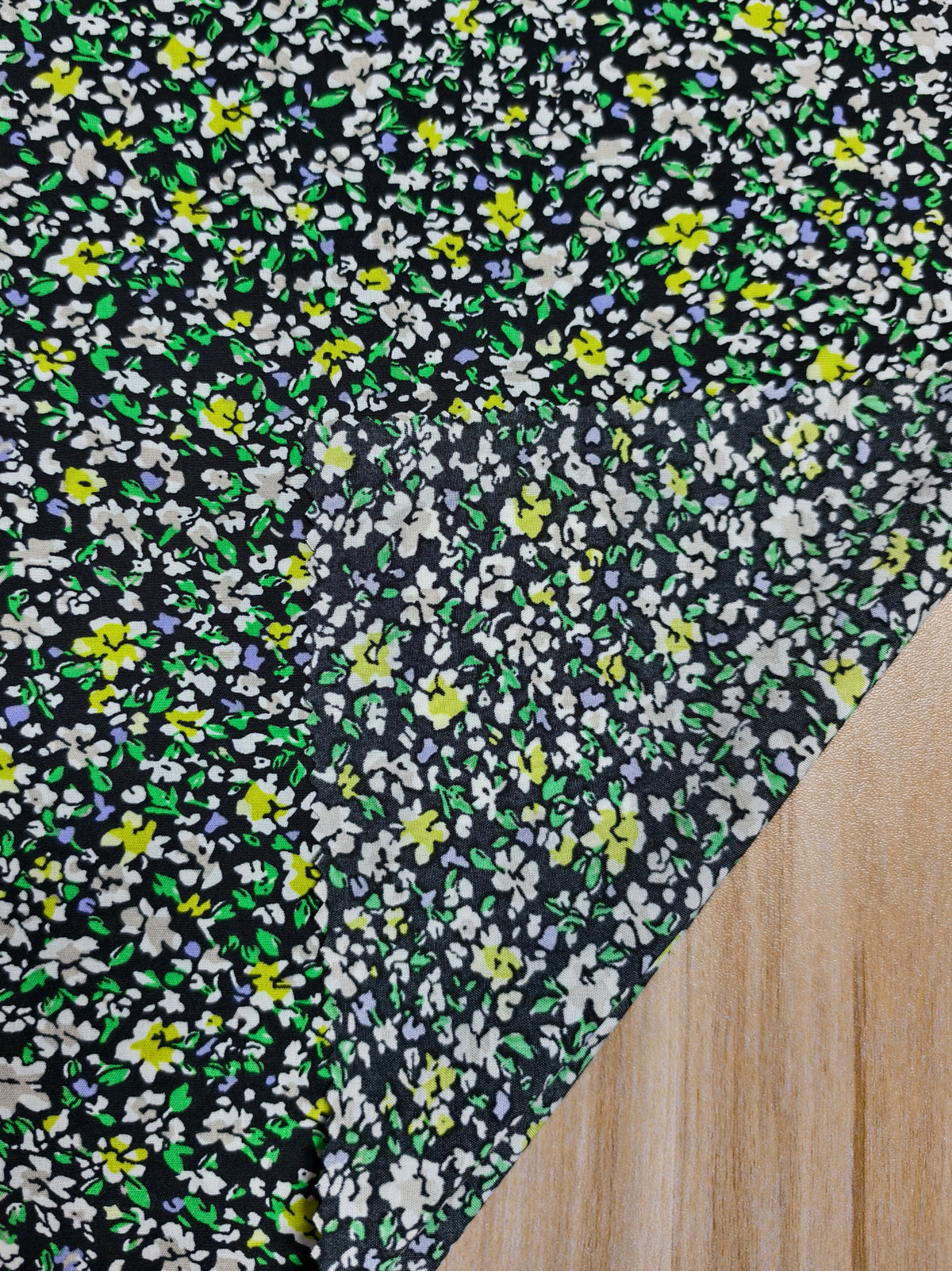 Tissu stretch imprimé en polyester et élasthanne – M93848