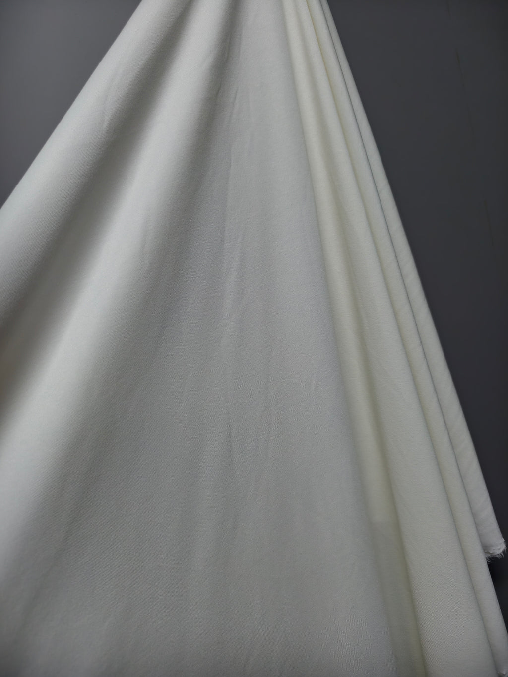 Double-sided viscose, polyester, and elastane twill knit – M93574
